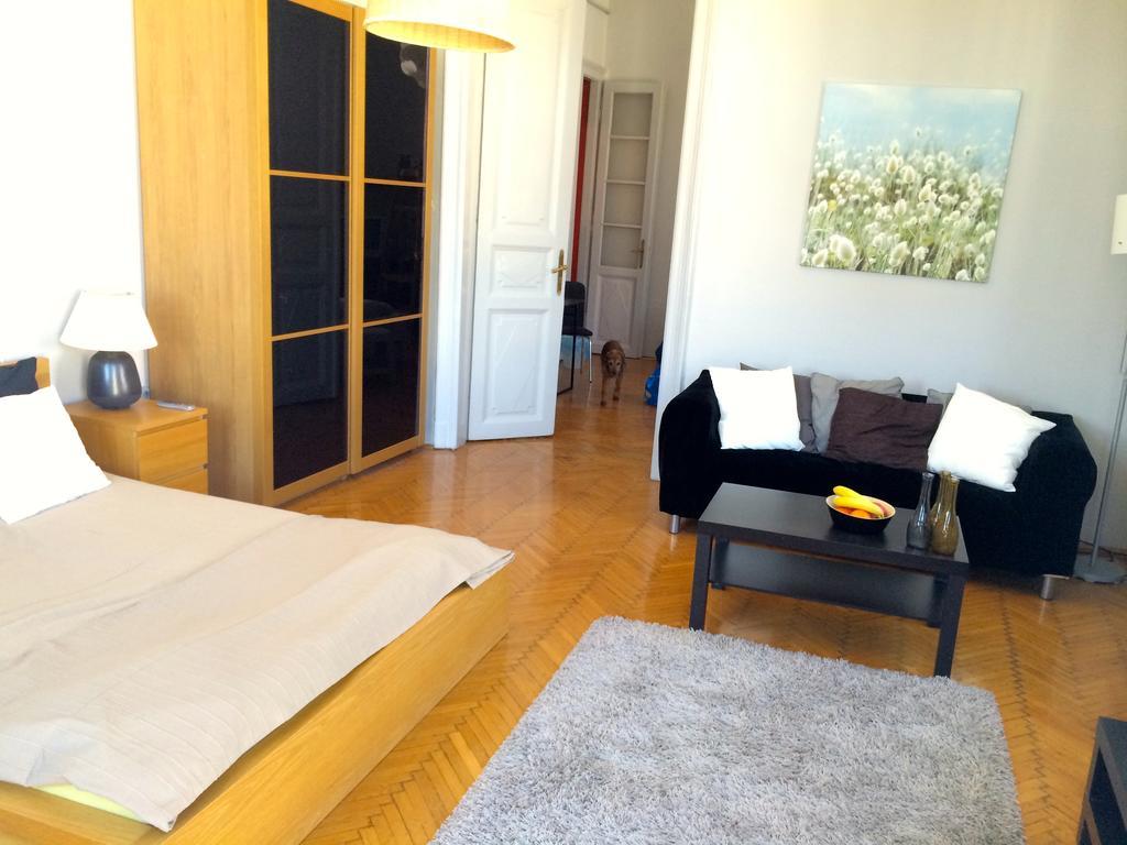 Budget Apartment By Hi5 - Oktober 6 Str 4 Budapešť Exteriér fotografie